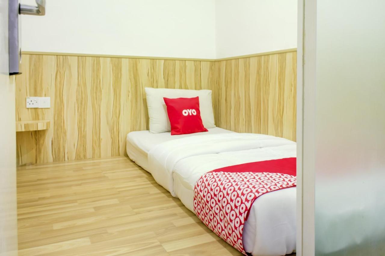 Oyo 90028 Ragula Hotel Johor Bahru Zewnętrze zdjęcie